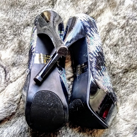 Beautiful platform heels! - Picture 2 of 6